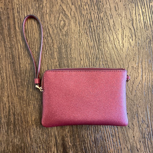 NEW Boxed Corner Zip Wristlet and charms - Picture 4 of 10